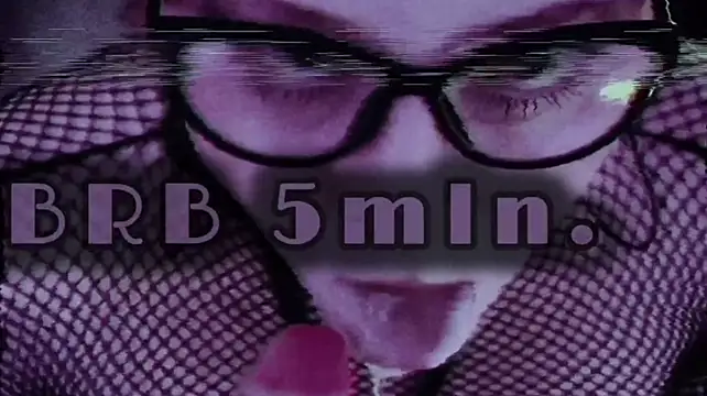 MilanaSkyingg live cam on StripChat