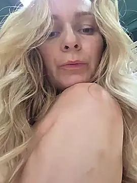 Bondgirl_013