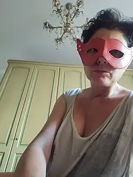 Vagabondainnamorata live cam on StripChat