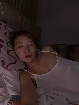HW7 live cam on StripChat