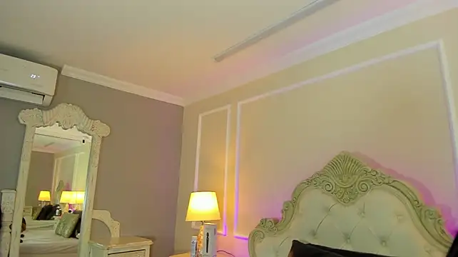 Samantha_Bale live cam on StripChat