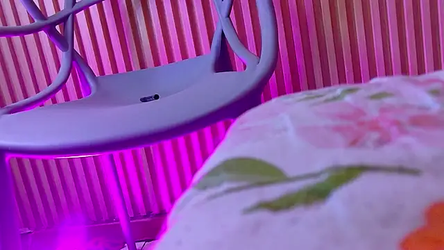 kinkylittlegirll