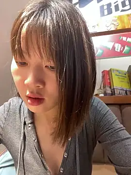 littleqiu live sex cam