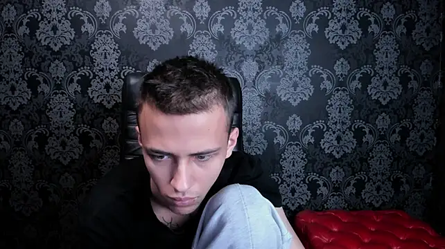 lucaskaur (M twink) - Remobe top