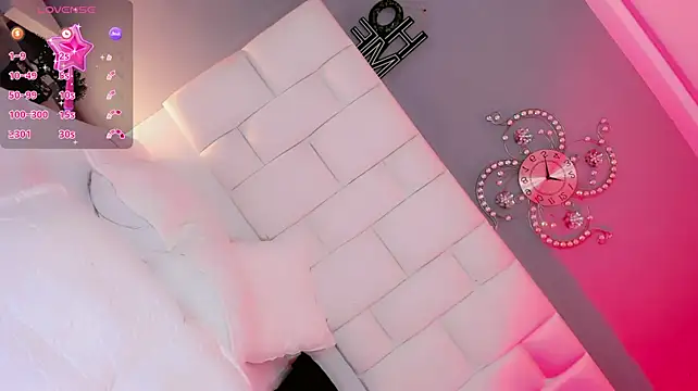 Kisses_Sophia