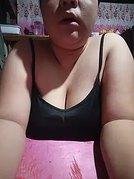 joyjoy_69 (F young) - dogstyle public