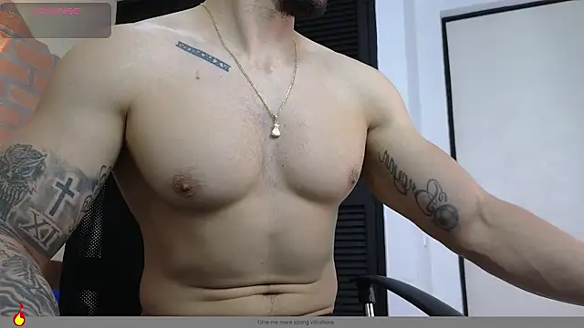 Josh_miller01 live cam on StripChat