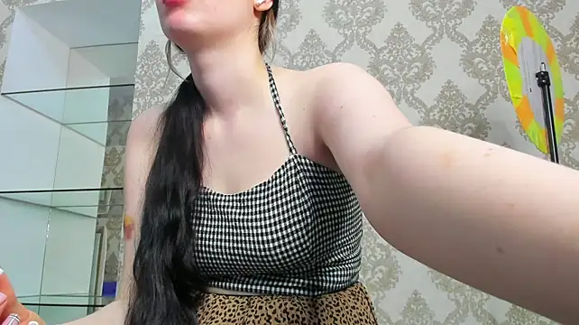 vinessa_dream live cam on StripChat