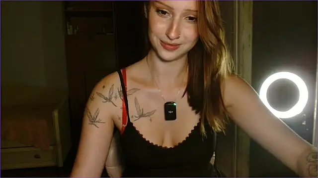 RuxaShade live cam on StripChat