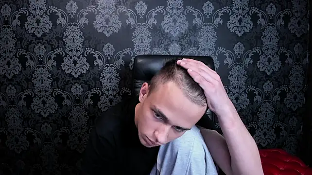 lucaskaur (M twink) - Remobe top