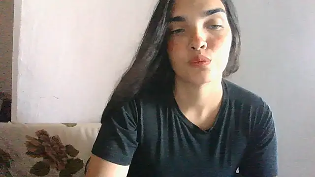 GirlyBR live cam on StripChat