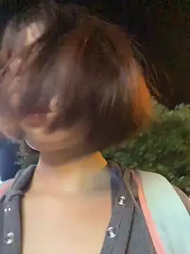 littleqiu live sex cam