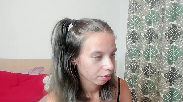 Emma_Tiny69