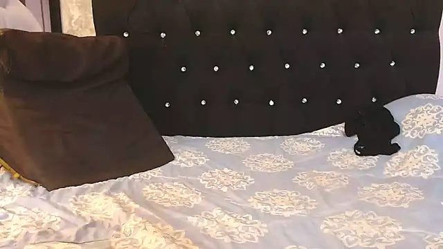 kittybonxx live cam on StripChat