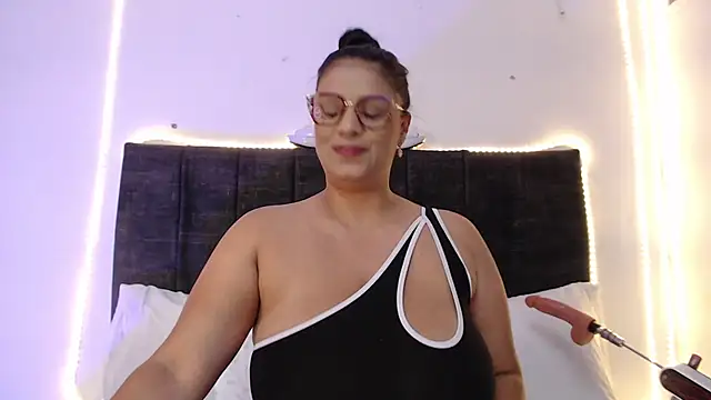 nicol_love0 (F milf) - 🥶😈  ice in my pussy🥶😈