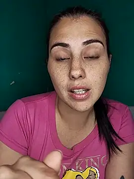 kariciasecreta (F milf) - Crema en las tetas
