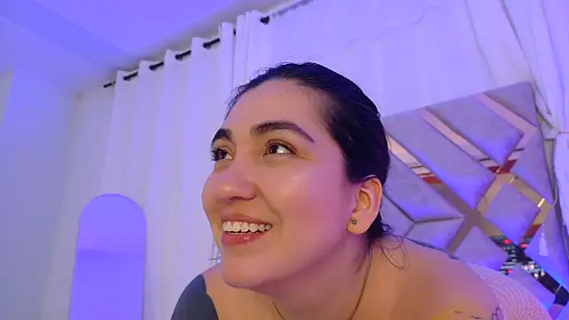kathiajenner (F milf) - Rub your ass Katia, fill it with oil