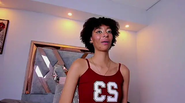 kiara_kamau_xxx (F teen) - blowjob