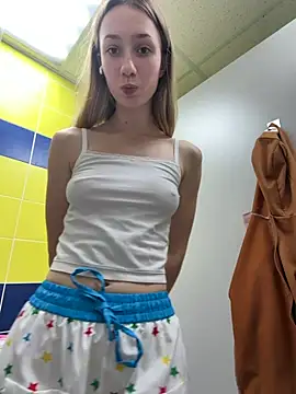 lia-see-ya (F teen) - Lia turn 360 / Show outfit 🎯