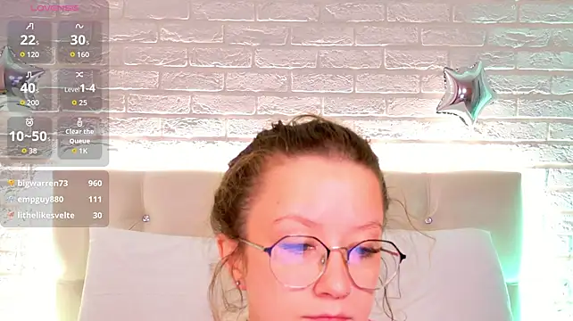 AmelieViolet live cam on StripChat