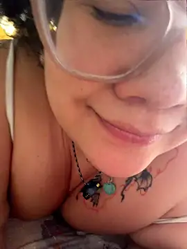 CurlyMilf_Vannexxxa live cam