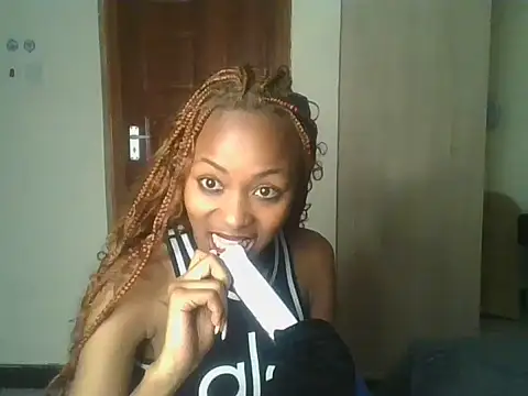 Prettyquueen live cam on StripChat