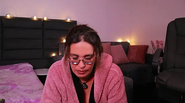 kathieandpovcock1 live sex cam