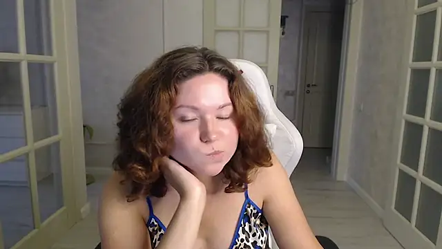 LondonMiley live cam on StripChat