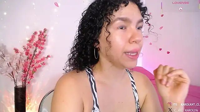 Karolina_1 live cam on StripChat