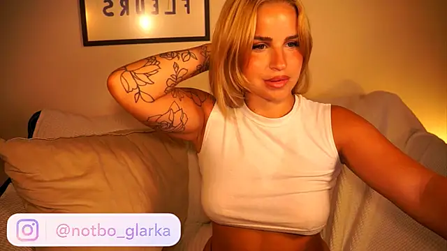 BBoglarka live cam on StripChat