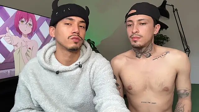 Noah_and_Steven live cam