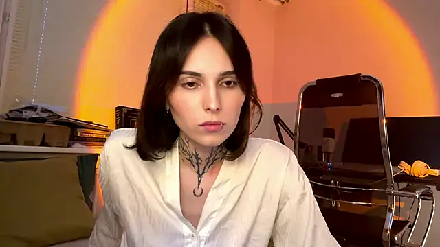 sweetfemboyy's live room