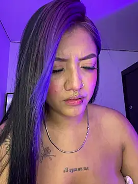 Abbyqueen23_ live cam on StripChat