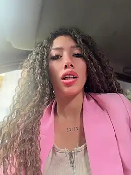 roxyrougee live cam on StripChat
