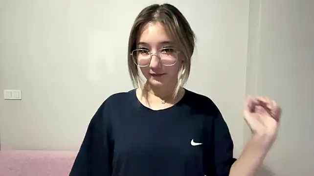 CloudyClamber live cam on StripChat