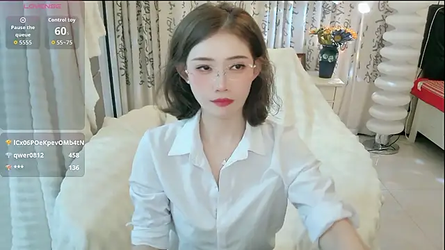 LIN-AN live cam on StripChat
