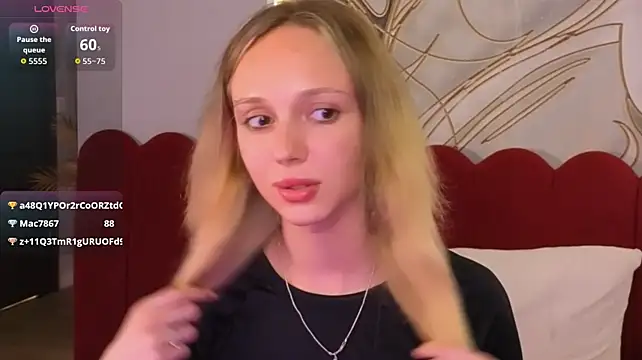 EmmaGil live cam on StripChat