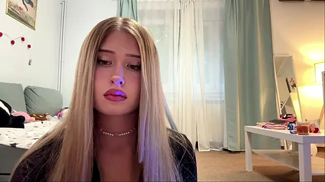 EM_Butterfly live cam on StripChat