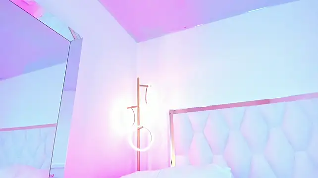 ZoeBarnett live cam on StripChat