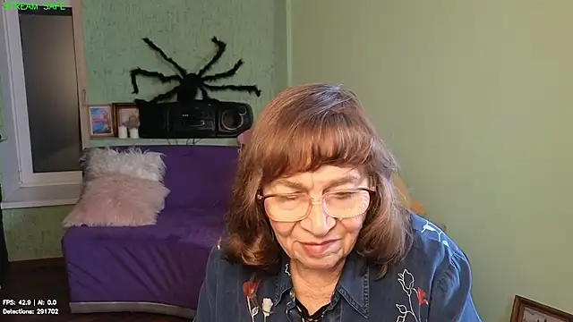Betty_Brick live cam on StripChat