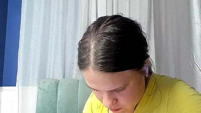 AdeleCruz live cam on StripChat