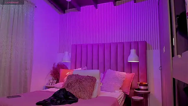 scarlettdreamss7 (T teen) - OPEN MY BIG ASS AND RUB IT 👿💣