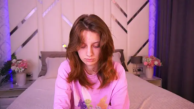 CuteeFoxy live cam on StripChat