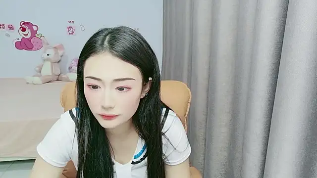 xiaoxuanzaibu live cam on StripChat
