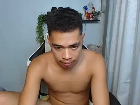 curlyasian_njxx