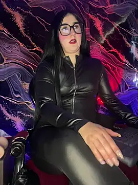 Madamedaphne_ live cam on StripChat