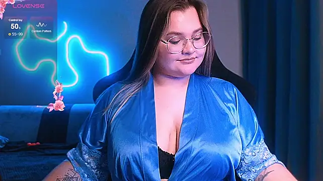 InLoveWithLife26 live cam on StripChat