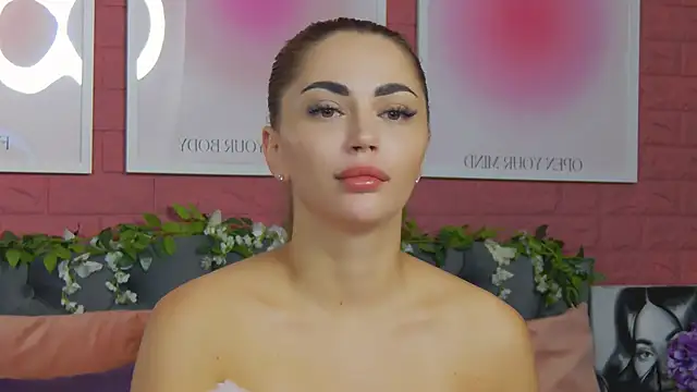 Agnessa live cam on StripChat