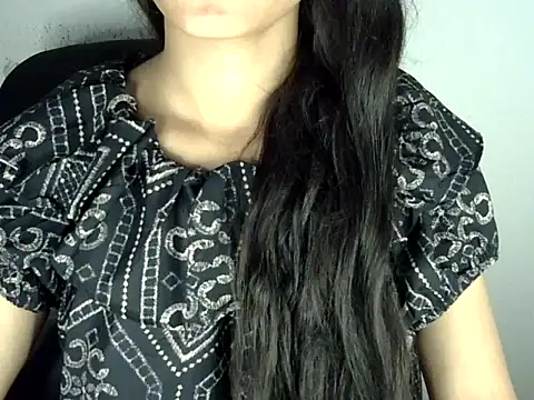 Shezi_N live cam on StripChat