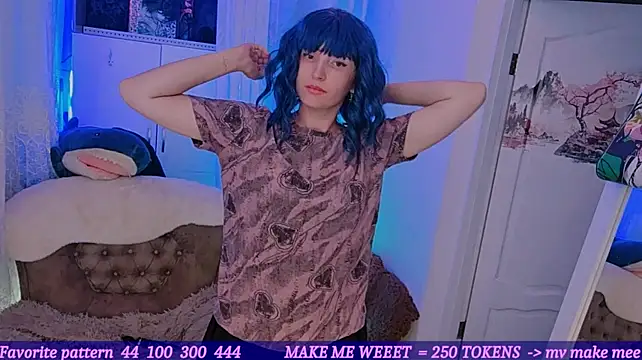 Elli3cat live cam on StripChat
